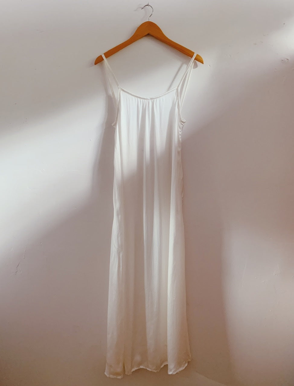 KAIONE SILK DRESS - White Sand